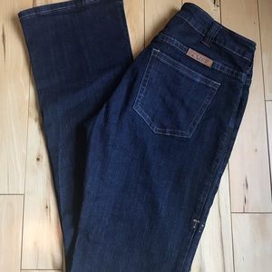Cowgirl Tuff Jeans 29x35 tall. Like new!!